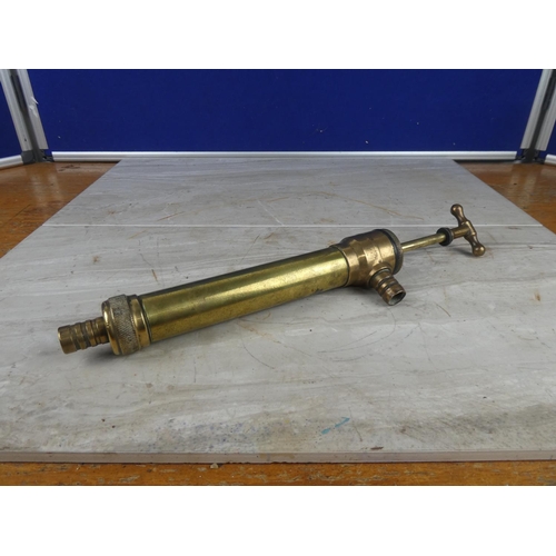 942 - A vintage Whale non-choke Brass pump, made by Munster Simms & Co Ltd Belfast.