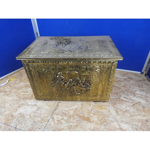 1224 - A vintage brass coal box.