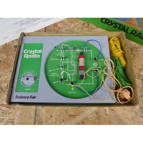 1261 - A vintage boxed Science Fair Crystal Radio Kit.