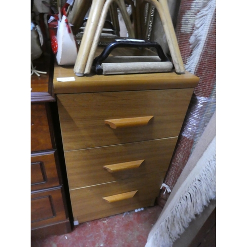 1272 - A vintage three drawer cabinet.