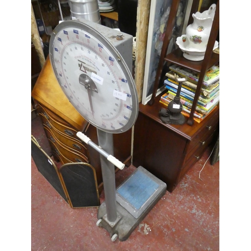 1290 - A large set of W R Simpson and Sons floor standing weighing scales.