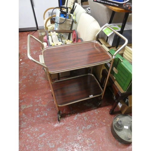 1332 - A vintage drinks trolley with removal tray.