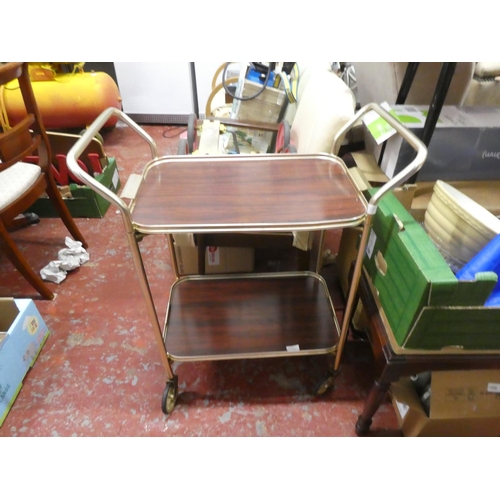 1332 - A vintage drinks trolley with removal tray.