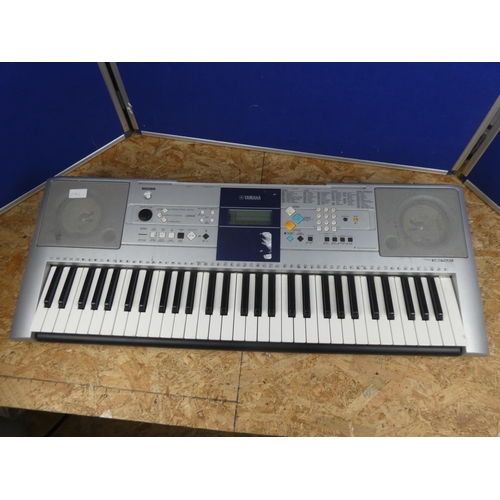 1351 - A Yamaha Keyboard PSR E323