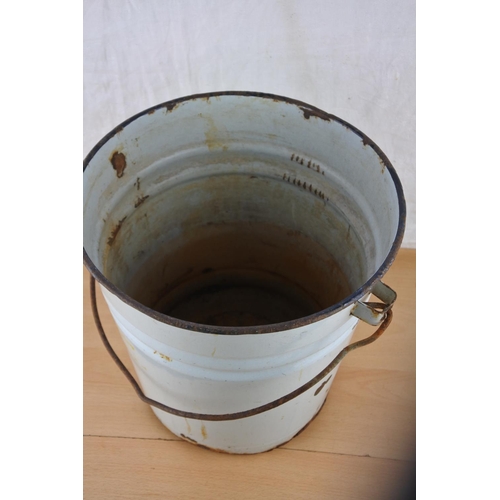 285 - A vintage enamel water bucket.