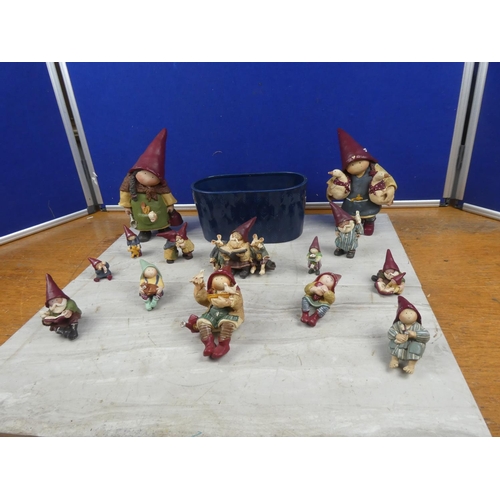 4 - A lot of gnome figures.