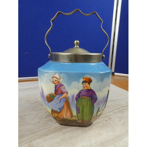 78 - A vintage lidded biscuit barrel.