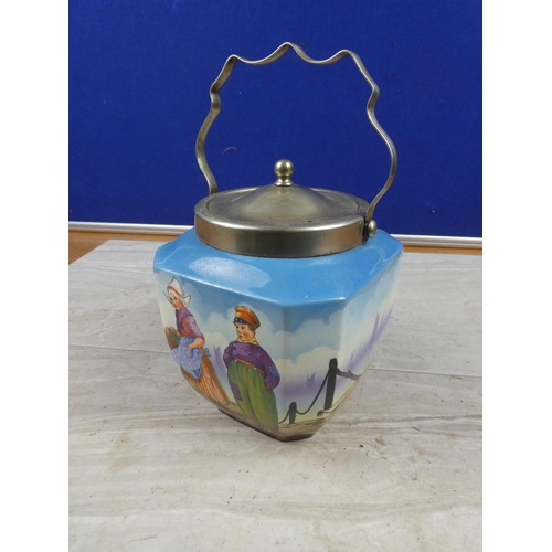 78 - A vintage lidded biscuit barrel.