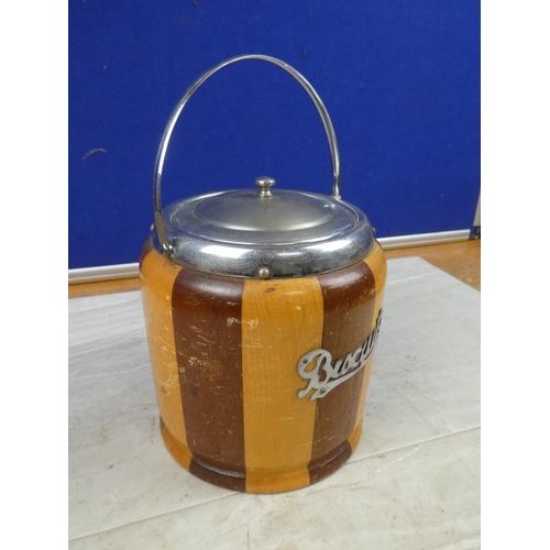 86 - A vintage lidded 'Biscuit' barrel.