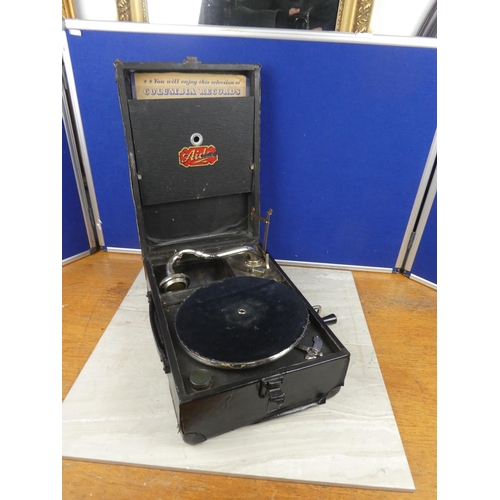 585 - A vintage cased gramophone.