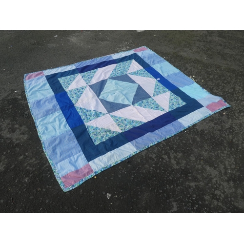 708 - A vintage handmade throw (a/f).