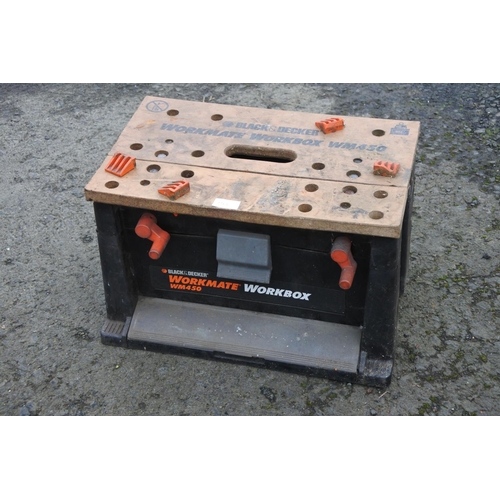 1262 - A Black and Decker work box.