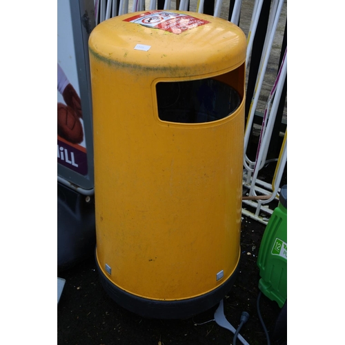 1265 - A yellow bin.