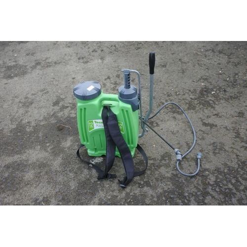 1267 - A backpack sprayer.