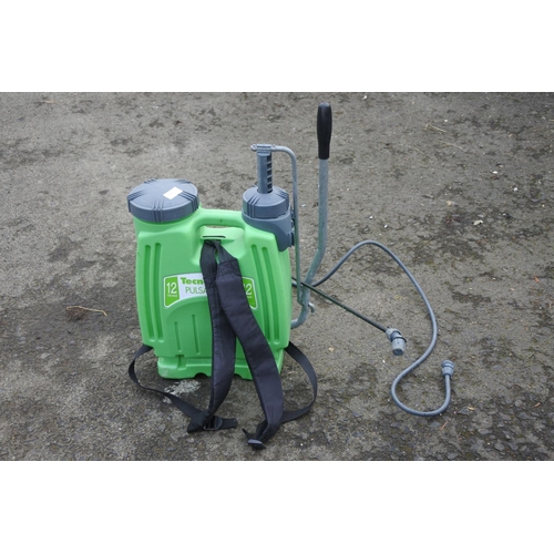 1267 - A backpack sprayer.