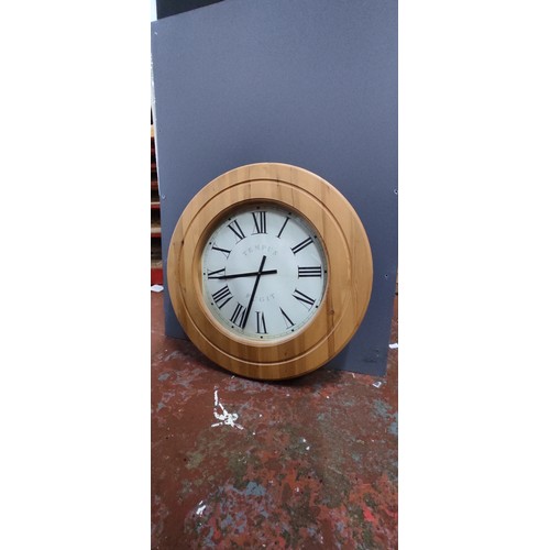 673 - A large pine framed clock, 'Tempus Fugit