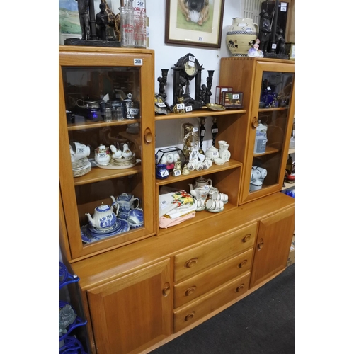 258 - A stunning Mid Century Ercol sideboard, model 455 D. Approx 155x162x45cm.