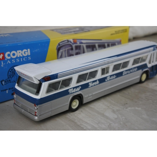 595 - A boxed limited edition Corgi Classics New York Bus Service Fishbowl bus.