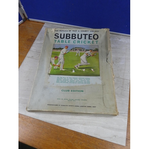 677 - A vintage Subbuteo cricket game.