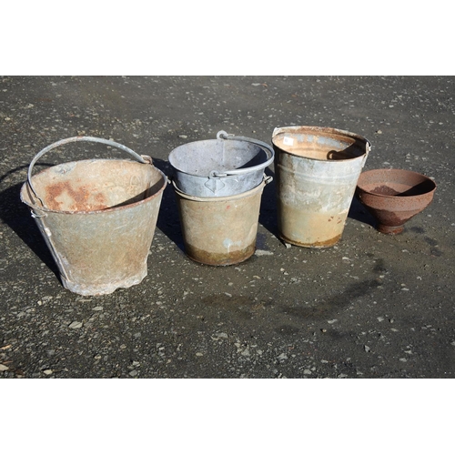 1161 - An assortment of vintage buckets.