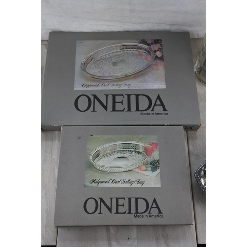 81 - Two boxed vintage Onedia oval gallery trays and a job lot of various silver plated ware and a glass ... 