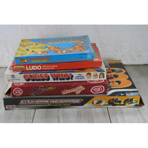 89 - A lot of vintage board games.