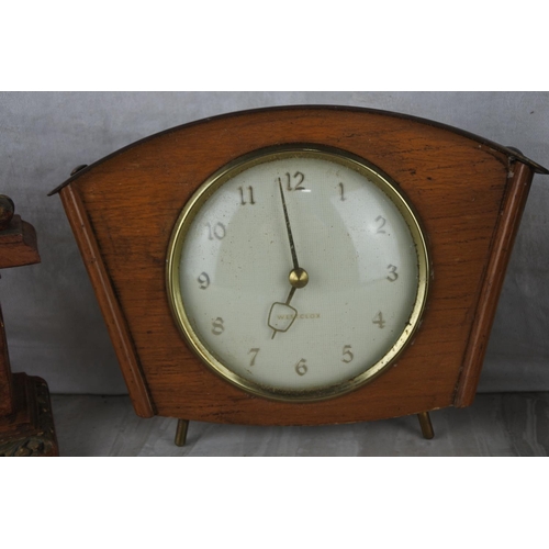 93 - A vintage metal cased Splendex mantle clock, a vintage Westclox mantle clock, another and an Italian... 