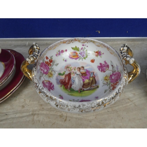 102 - A stunning Casa Bohemia ceramic tray with gilt detail, a swan planter and more.