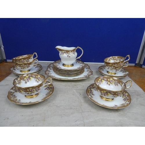 130 - A stunning 20 piece Arklow pottery tea set.