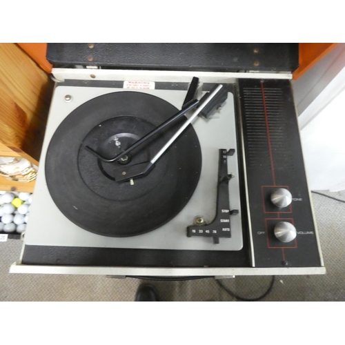 140 - A vintage Elizabethan Vinyl record player.