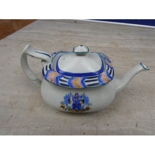 172 - A stunning Carlton Ware tea pot.