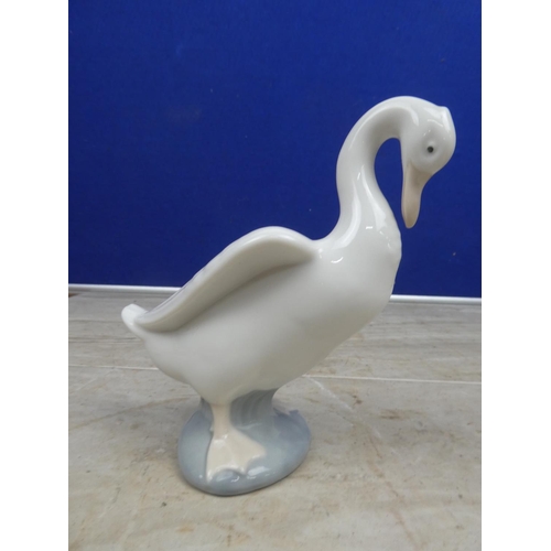 194 - A Nao Lladro duck.