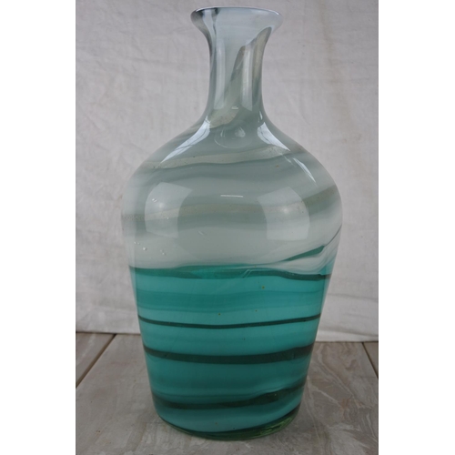 226 - A stunning art glass vase.