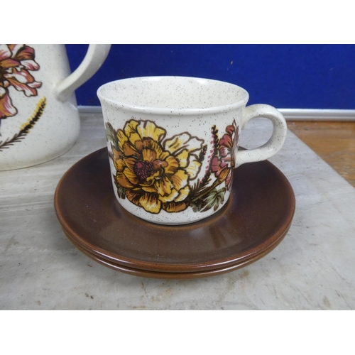 290 - A stunning vintage Royal Worcester 'Palissy' coffee set.