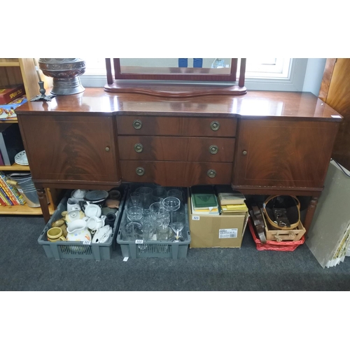 344 - A Beithcraft Ltd, Scotland sideboard. Approx 154x79x46cm.