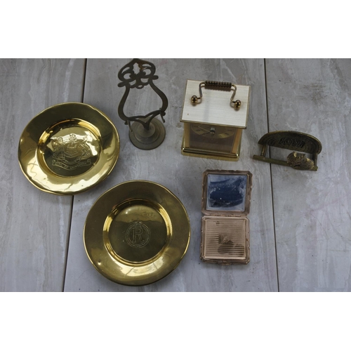 370 - A vintage compact, a brass 'Cat' letter rack, a Metamec quartz clock and two vintage Imperial Nursin... 