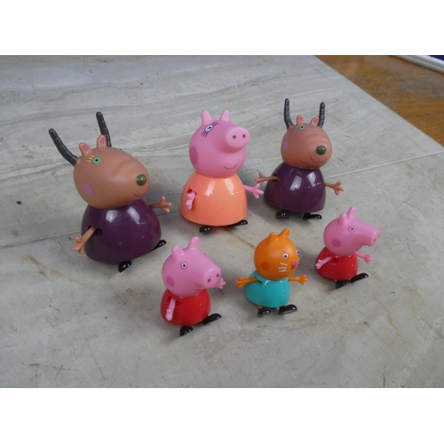 494 - A lot of Peppa Pig Figures