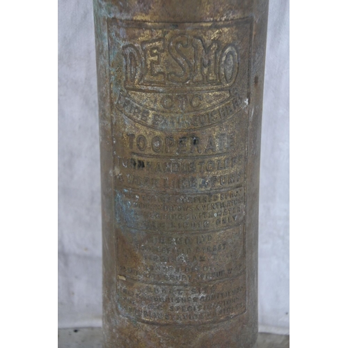 775 - An antique brass Desmo fire extingusher.