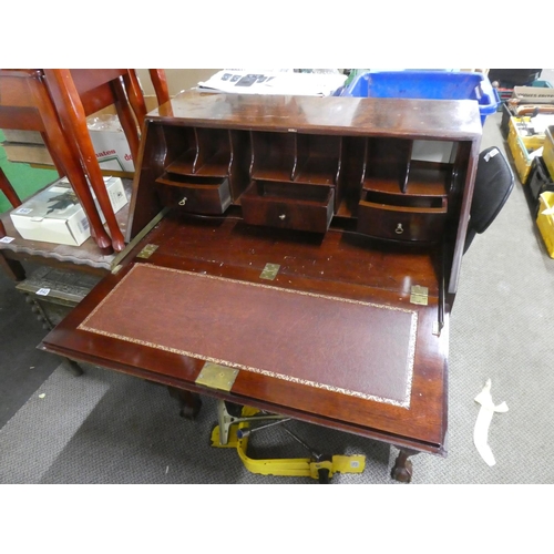 832 - A stunning mahogany writing bureau with ball and claw feet.  Approx 77x102x44cm.