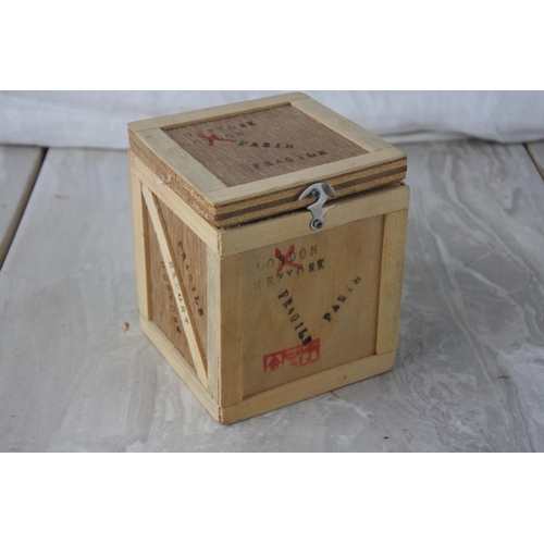 847 - A wooden box with pop up clown.