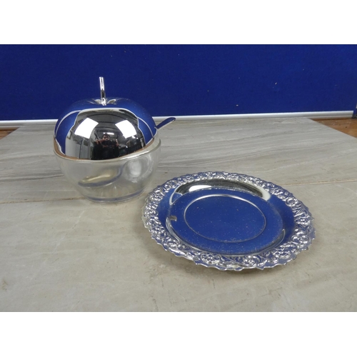 972 - A vintage glass and silver plate preserve pot with spoon and tray.