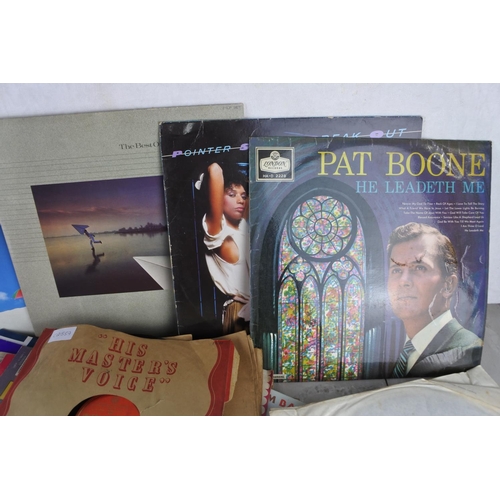 1037 - A large lot of vintage records/albums to include Pat Boone, Celi House - Shannonside Ceili Band, Blu... 