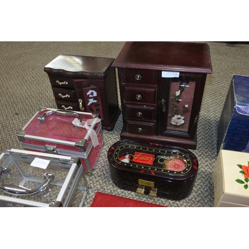 1040 - A large lot of assorted jewellery boxes and trinket boxes.