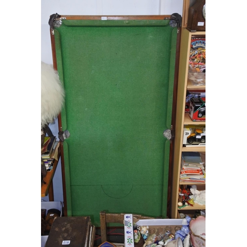 1046 - A vintage pool table.  Approx 95x190cm.