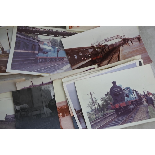 1054 - A lot of vintage locomotive photographs.