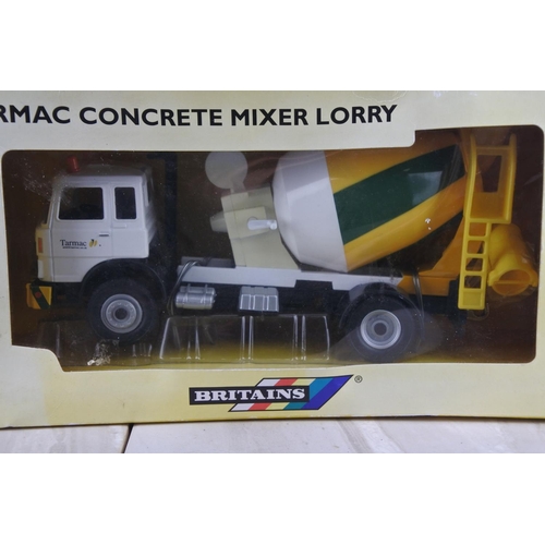 1069 - A boxed Britains Tarmac Concrete Mixer lorry, scale 1:32.