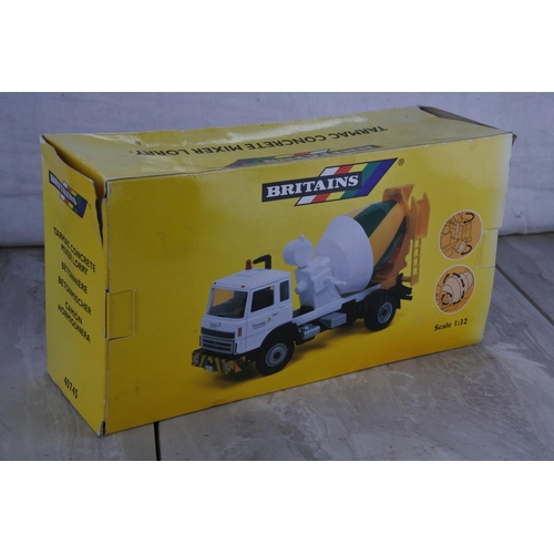 1069 - A boxed Britains Tarmac Concrete Mixer lorry, scale 1:32.