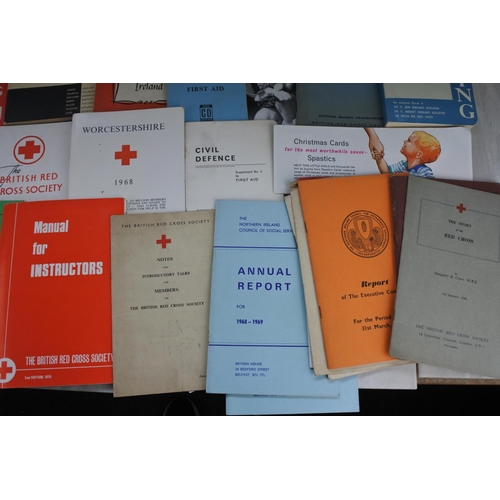 1071 - A very large lot of vintage booklets on the British Red Cross.