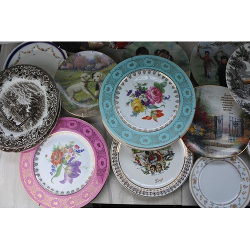 1092 - A lot of collectors plates, a two sectional serving dish and more.