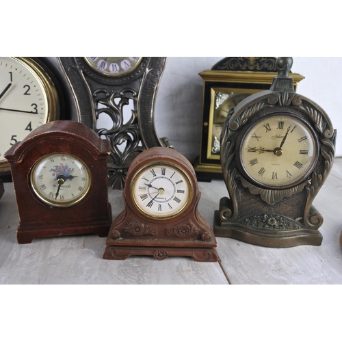 1095 - A very large lot of assorted mantle and wall clocks.